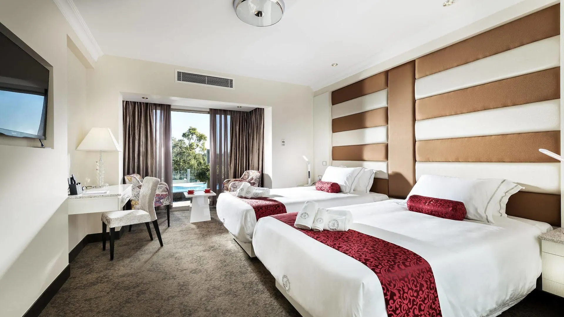 Swan River Hotel Perth 4*,