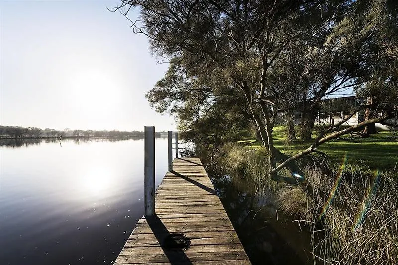 Swan River Hotel Perth 4*,
